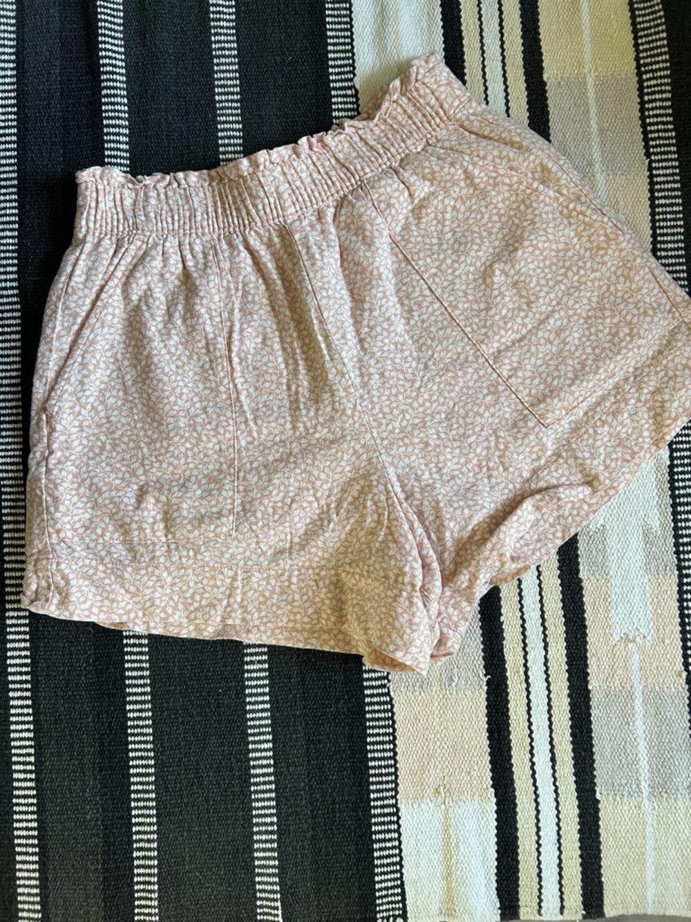 Abercrombie & Fitch Linen Elastic-Waist Peach Floral Shorts